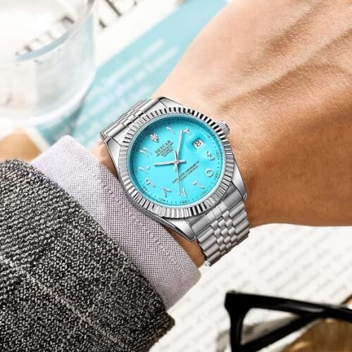 Orologio automatico - Una foto di un orologio automatico di alta qualità, con un design elegante e moderno.