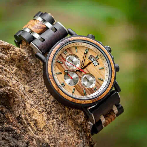 Immagine di un cronografo: un orologio da polso con una lancetta dei secondi che ruota intorno al quadrante.