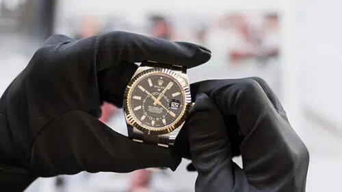 Immagine originale di un orologio con la scritta "Originale