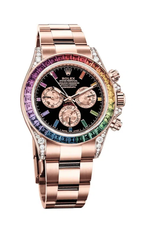 Rolex Cosmograph Daytona Rainbow in oro rosa con una vista di Dubai